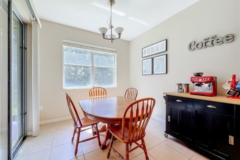 House in Orlando, Florida 4 bedrooms, 226.59 sq.m. № 2215813 - photo 13