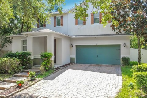 House in Orlando, Florida 4 bedrooms, 226.59 sq.m. № 2215813