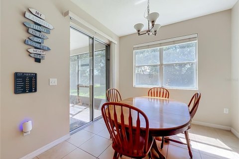 House in Orlando, Florida 4 bedrooms, 226.59 sq.m. № 2215813 - photo 14