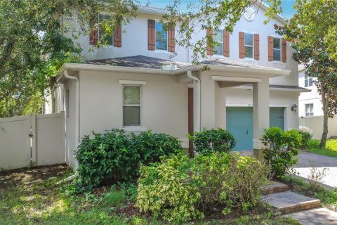 House in Orlando, Florida 4 bedrooms, 226.59 sq.m. № 2215813 - photo 2