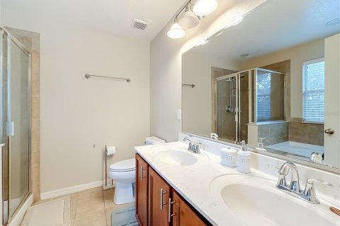 House in Orlando, Florida 4 bedrooms, 226.59 sq.m. № 2215813 - photo 24