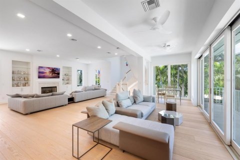 Villa ou maison à vendre à Boca Grande, Floride: 8 chambres, 538.09 m2 № 2425553 - photo 15
