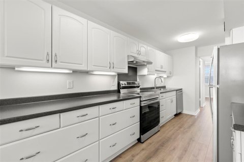 Copropriété à louer à Saint Petersburg, Floride: 1 chambre, 85.93 m2 № 2209893 - photo 10