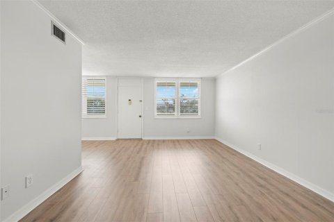 Copropriété à louer à Saint Petersburg, Floride: 1 chambre, 85.93 m2 № 2209893 - photo 3