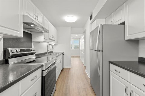 Copropriété à louer à Saint Petersburg, Floride: 1 chambre, 85.93 m2 № 2209893 - photo 9