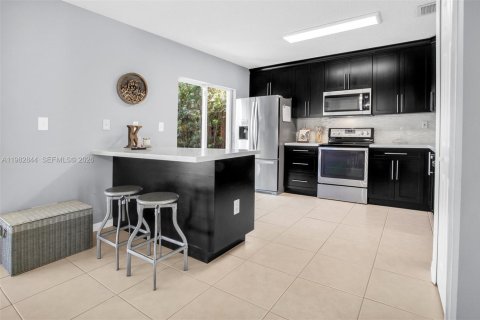 Купить виллу или дом в Катлер-Бей, Флорида 4 спальни, 158.4м2, № 2052493 - фото 16