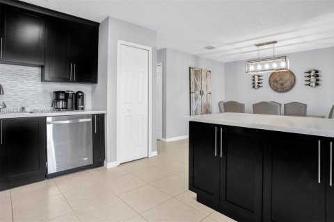 Купить виллу или дом в Катлер-Бей, Флорида 4 спальни, 158.4м2, № 2052493 - фото 17