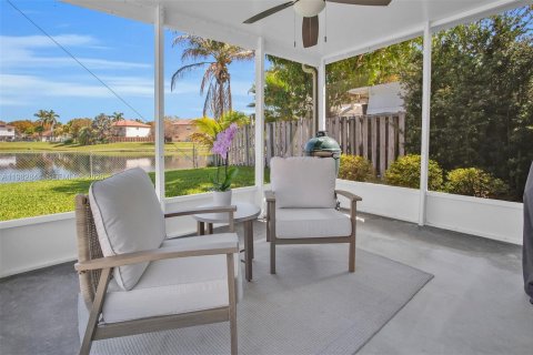 Купить виллу или дом в Катлер-Бей, Флорида 4 спальни, 158.4м2, № 2052493 - фото 3