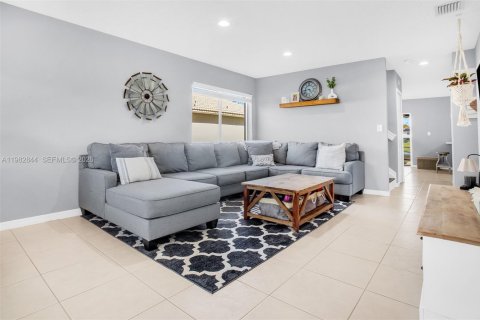 Купить виллу или дом в Катлер-Бей, Флорида 4 спальни, 158.4м2, № 2052493 - фото 12