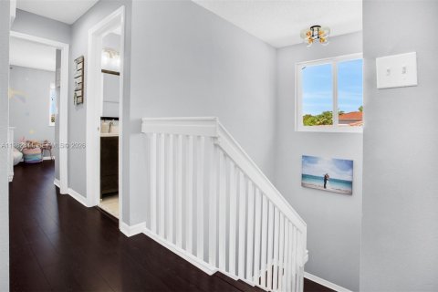 Купить виллу или дом в Катлер-Бей, Флорида 4 спальни, 158.4м2, № 2052493 - фото 26