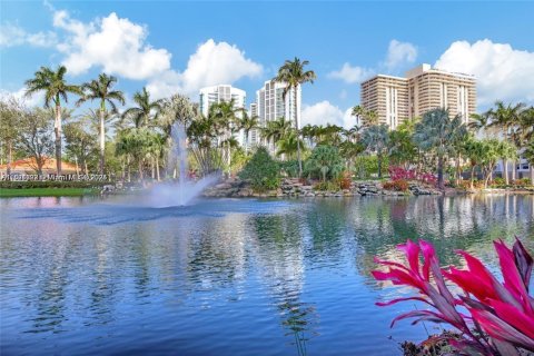 Condo in Aventura, Florida, 2 bedrooms  № 1942342 - photo 23