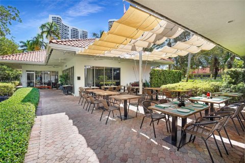 Condo in Aventura, Florida, 2 bedrooms  № 1942342 - photo 29