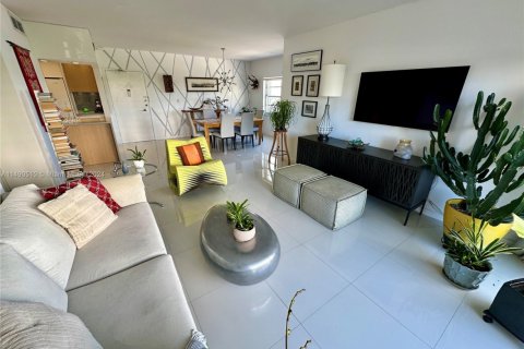 Copropriété à vendre à Sunny Isles Beach, Floride: 2 chambres, 125.42 m2 № 1950322 - photo 11