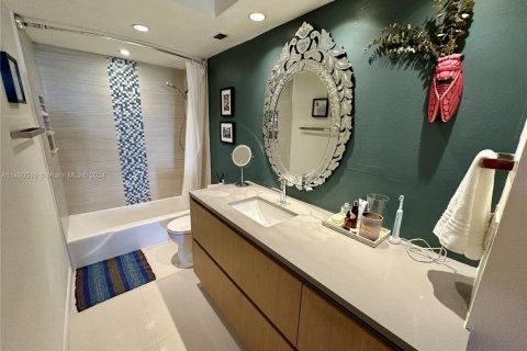 Copropriété à vendre à Sunny Isles Beach, Floride: 2 chambres, 125.42 m2 № 1950322 - photo 18