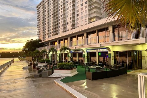 Copropriété à vendre à Sunny Isles Beach, Floride: 2 chambres, 125.42 m2 № 1950322 - photo 26