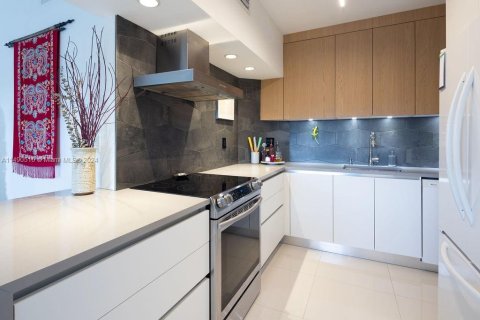 Copropriété à vendre à Sunny Isles Beach, Floride: 2 chambres, 125.42 m2 № 1950322 - photo 7
