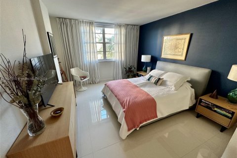 Copropriété à vendre à Sunny Isles Beach, Floride: 2 chambres, 125.42 m2 № 1950322 - photo 16