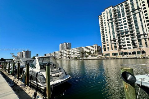 Copropriété à vendre à Sunny Isles Beach, Floride: 2 chambres, 125.42 m2 № 1950322 - photo 22