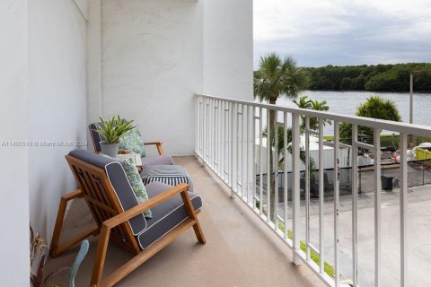 Copropriété à vendre à Sunny Isles Beach, Floride: 2 chambres, 125.42 m2 № 1950322 - photo 21
