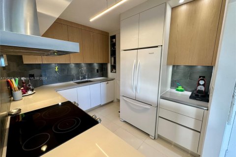 Copropriété à vendre à Sunny Isles Beach, Floride: 2 chambres, 125.42 m2 № 1950322 - photo 6