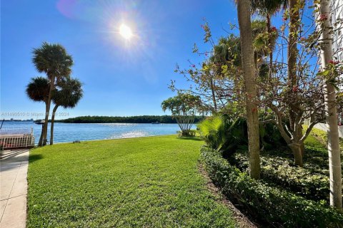 Copropriété à vendre à Sunny Isles Beach, Floride: 2 chambres, 125.42 m2 № 1950322 - photo 24