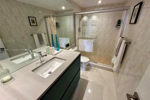 Copropriété à vendre à Sunny Isles Beach, Floride: 2 chambres, 125.42 m2 № 1950322 - photo 13