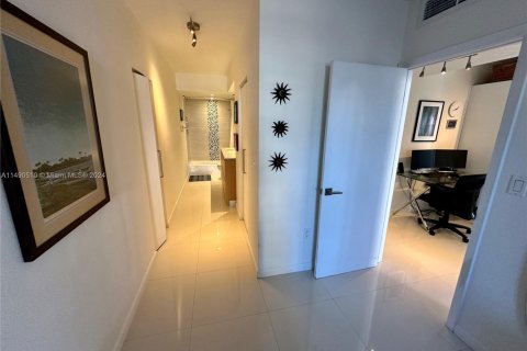 Copropriété à vendre à Sunny Isles Beach, Floride: 2 chambres, 125.42 m2 № 1950322 - photo 15