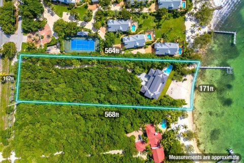 House in Islamorada, Village of Islands, Florida 7 bedrooms, 548.12 sq.m. № 1845431 - photo 10