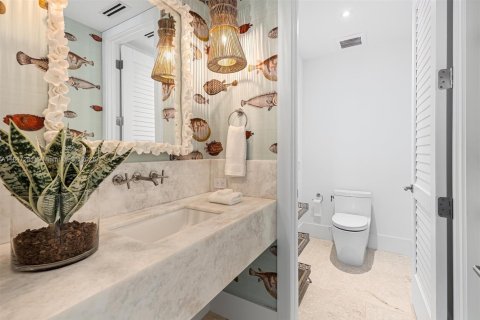 House in Islamorada, Village of Islands, Florida 7 bedrooms, 548.12 sq.m. № 1845431 - photo 19