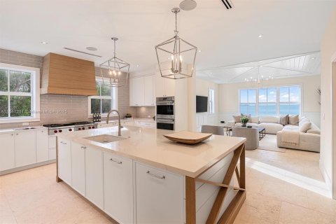 House in Islamorada, Village of Islands, Florida 7 bedrooms, 548.12 sq.m. № 1845431 - photo 25