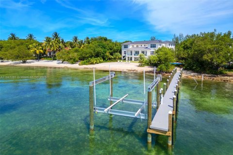 House in Islamorada, Village of Islands, Florida 7 bedrooms, 548.12 sq.m. № 1845431 - photo 2