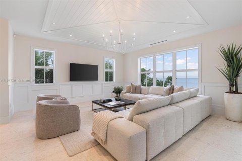 House in Islamorada, Village of Islands, Florida 7 bedrooms, 548.12 sq.m. № 1845431 - photo 22