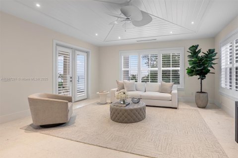 House in Islamorada, Village of Islands, Florida 7 bedrooms, 548.12 sq.m. № 1845431 - photo 30