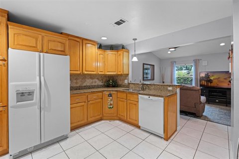 House in Orlando, Florida 3 bedrooms, 110.93 sq.m. № 1765536 - photo 5