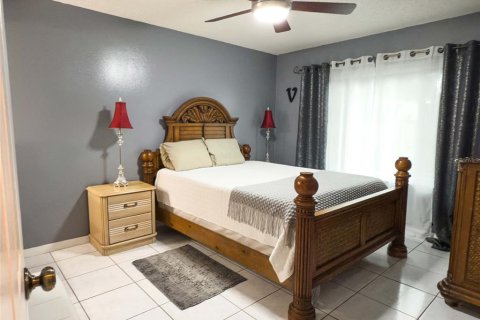 House in Orlando, Florida 3 bedrooms, 110.93 sq.m. № 1765536 - photo 8