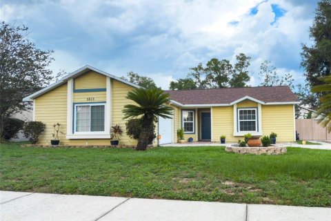 House in Orlando, Florida 3 bedrooms, 110.93 sq.m. № 1765536 - photo 1