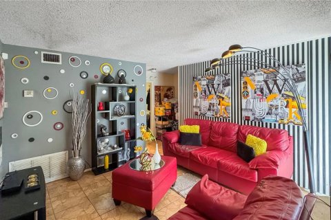 Casa en venta en Orlando, Florida, 3 dormitorios, 139.35 m2 № 1908844 - foto 19