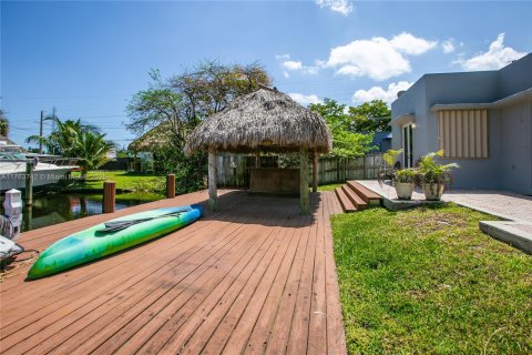 Villa ou maison à vendre à Dania Beach, Floride: 2 chambres, 170.57 m2 № 1983447 - photo 8