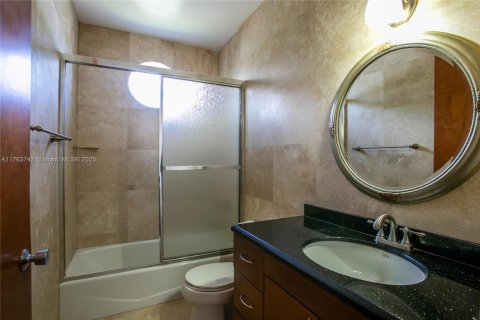 Villa ou maison à vendre à Dania Beach, Floride: 2 chambres, 170.57 m2 № 1983447 - photo 22