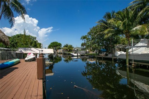 Villa ou maison à vendre à Dania Beach, Floride: 2 chambres, 170.57 m2 № 1983447 - photo 4