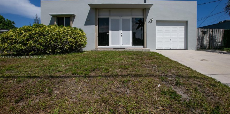 Villa ou maison à Dania Beach, Floride 2 chambres, 170.57 m2 № 1983447