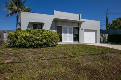 Villa ou maison à vendre à Dania Beach, Floride: 2 chambres, 170.57 m2 № 1983447 - photo 3