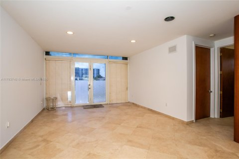 Villa ou maison à vendre à Dania Beach, Floride: 2 chambres, 170.57 m2 № 1983447 - photo 15