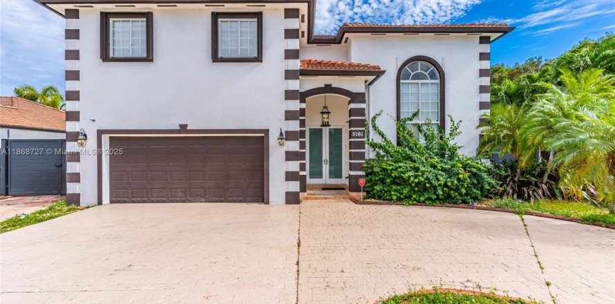 Casa en Miami, Florida 4 dormitorios, 231.88 m2 № 1979377