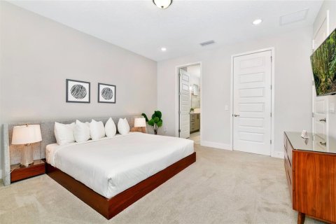 Villa ou maison à vendre à Kissimmee, Floride: 6 chambres, 308.16 m2 № 2120746 - photo 12
