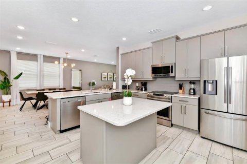 Villa ou maison à vendre à Kissimmee, Floride: 6 chambres, 308.16 m2 № 2120746 - photo 11