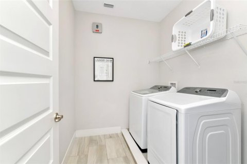 Villa ou maison à vendre à Kissimmee, Floride: 6 chambres, 308.16 m2 № 2120746 - photo 14