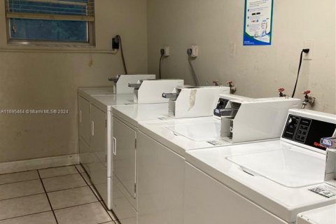 Condominio en venta en North Miami Beach, Florida, 2 dormitorios, 110.55 m2 № 1763376 - foto 28