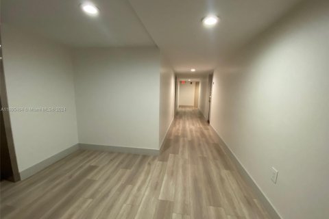 Condominio en venta en North Miami Beach, Florida, 2 dormitorios, 110.55 m2 № 1763376 - foto 4