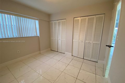 Condominio en venta en North Miami Beach, Florida, 2 dormitorios, 110.55 m2 № 1763376 - foto 18